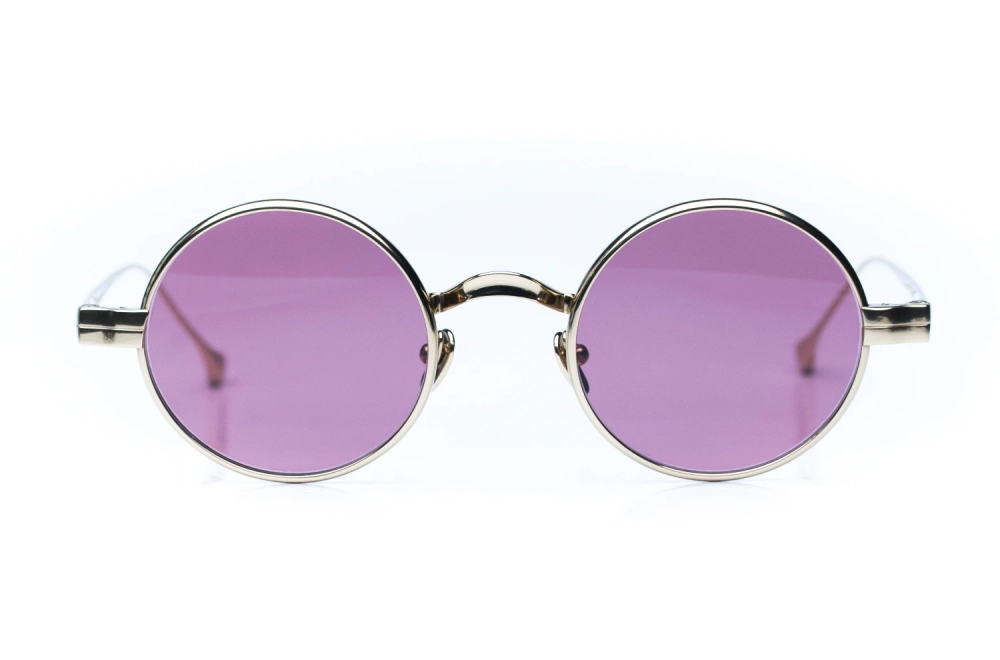 Ducloux Sonnenbrille – Model Cyclopia in Gold mit lila Gläsern – Runde Titanbrille in Japan produziert – Kitschenberg