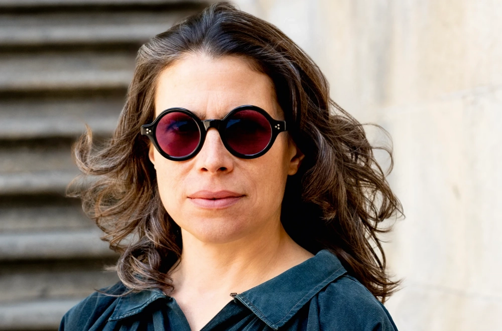 Runde dicke Sonnenbrille von Lesca – Model Saga in schwarzem Acetat mit Transition rubinroten Gläsern - Kitschenberg